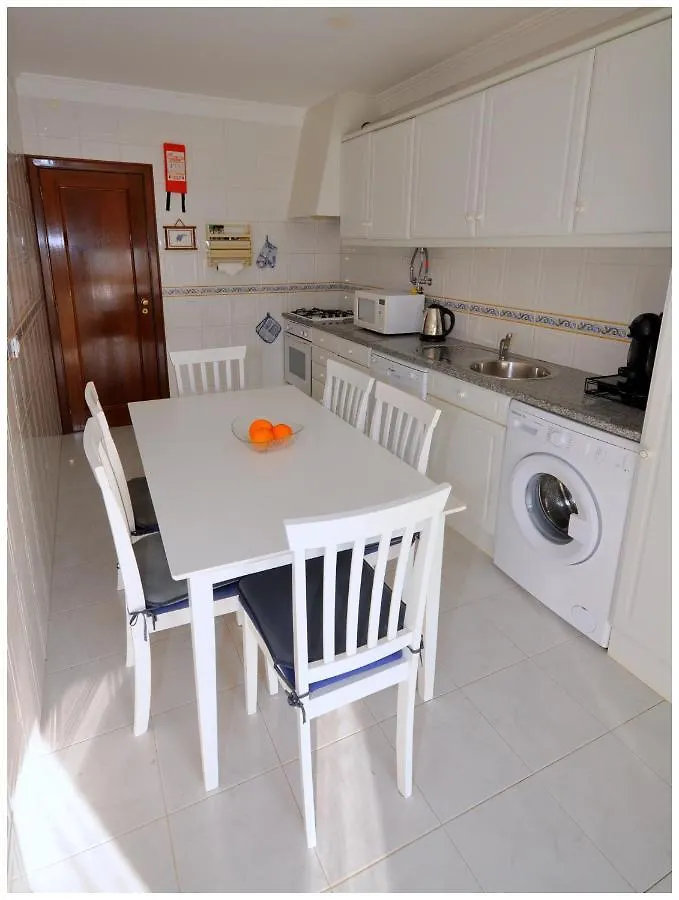 Apartamentos Capitolina Quarteira 0*,